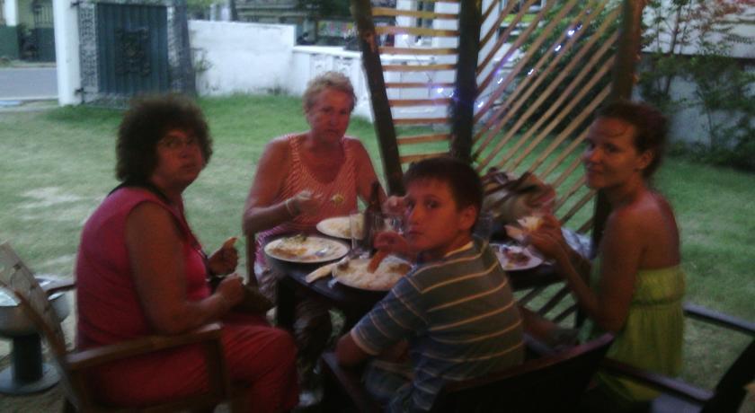 Yoho Mango House Negombo Quarto foto